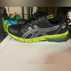 ASICS running shoes mens
